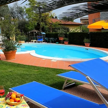 מלון Benaco 3*