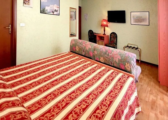 Hotel Benaco 3*