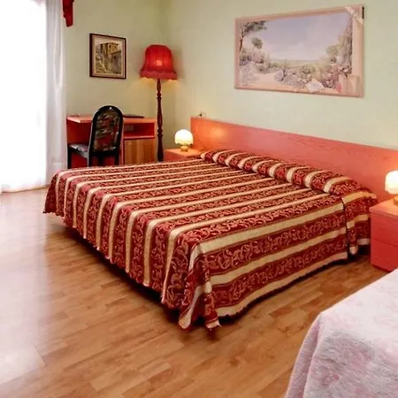 Hotel Benaco 3*