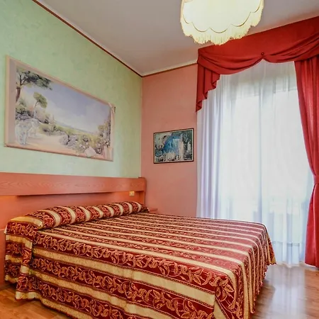 Benaco Hotel 3*