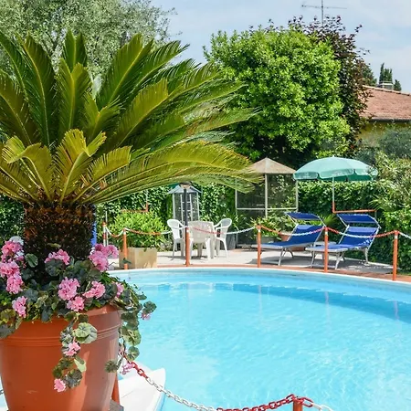 Benaco Hotel 3*