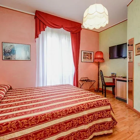 Benaco Hotel 3*